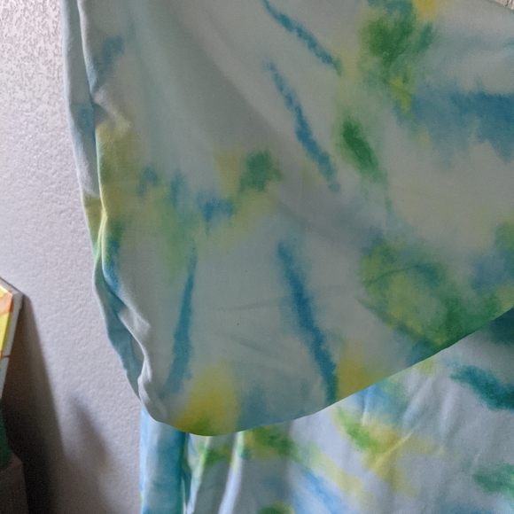 SALE Lightweight Boutique tie dye hoodie - Picture 8 of 9